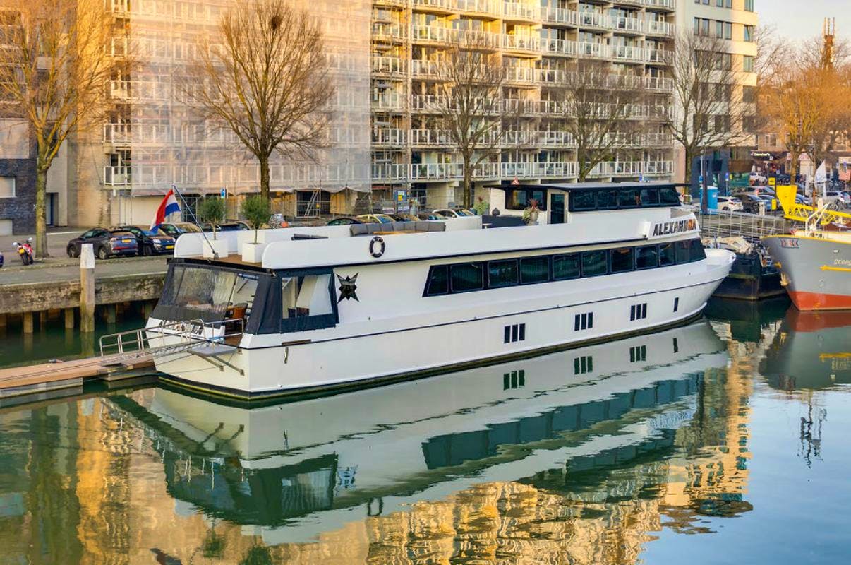 Alexandra — thumbnail 2